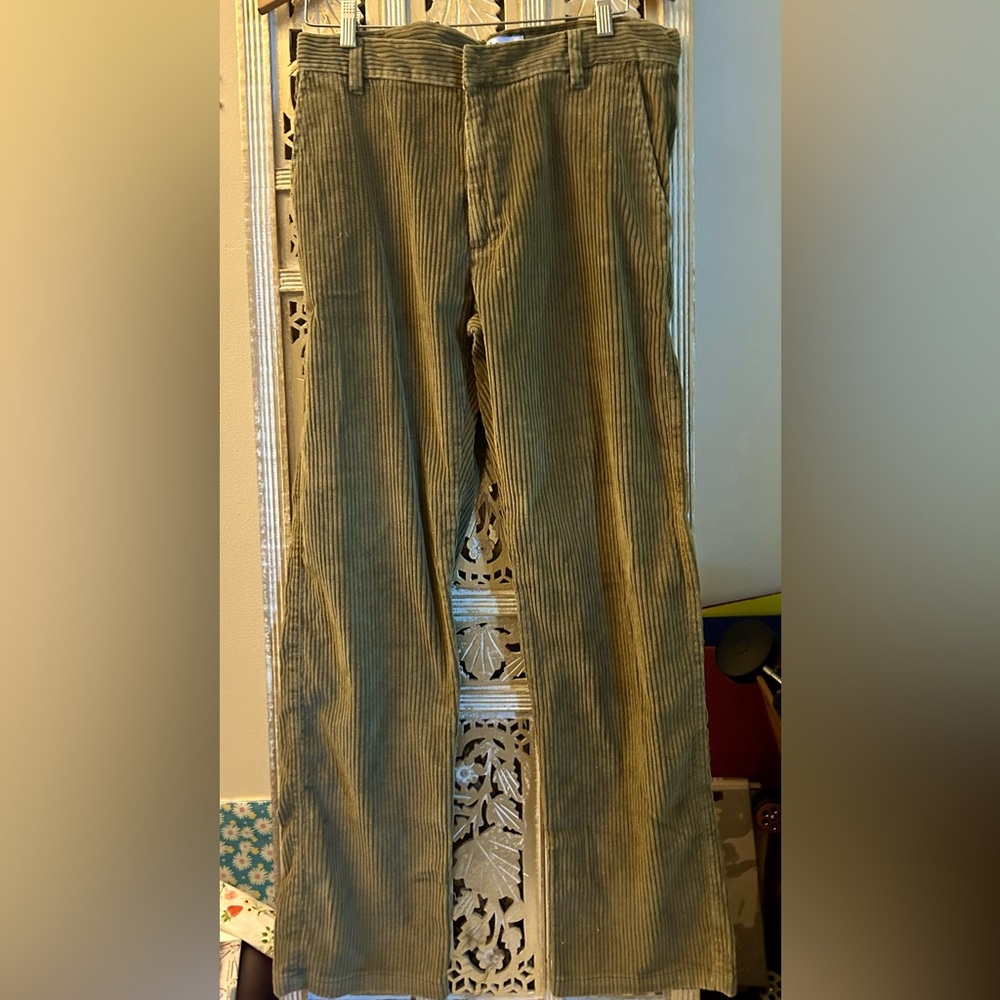 Tres Bien - Corduroy Green ribbed sage tan pants EU  Sz 50